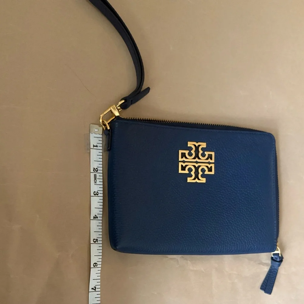 Tory Burch Britton Large Zip Pouch, Leather with gold hardware in Royal Navy - Picture 4 of 6